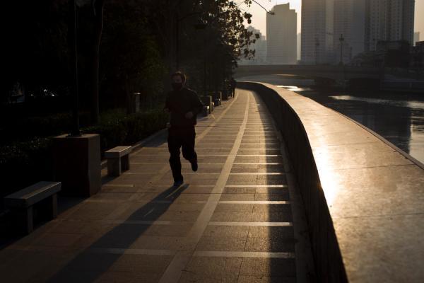 晨跑,午后跑还是夜跑 哪个是最佳跑步时段?